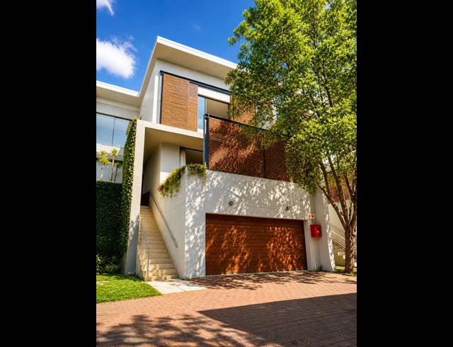 2 BEDROOM HOUSE FOR SALE IN MENLO PARK